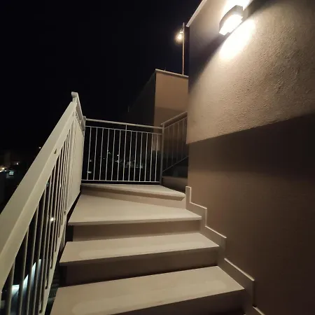 アパート Dolcevita チヴィタノーヴァ・マルケ